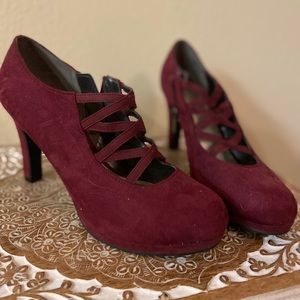 Maroon heels, barely used